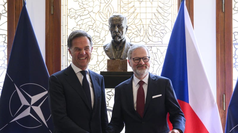 Fiala: Už nejsme černým pasažérem NATO. Česko je spolehlivý partner, pochvaloval si Rutte