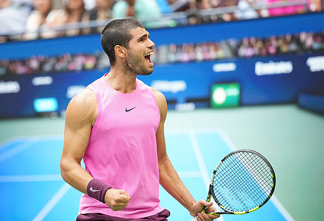 Alcaraz na US Open jasně přehrál Djokoviče, ve finále znovu vyzve Sinnera