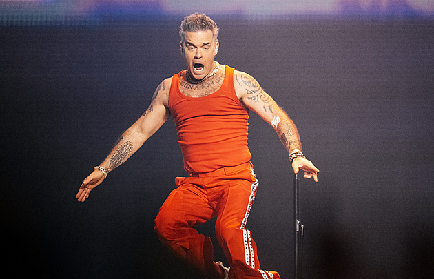 RECENZE: Bradavky, banán, bolístky. Robbie Williams předvedl stand-up proložený hity