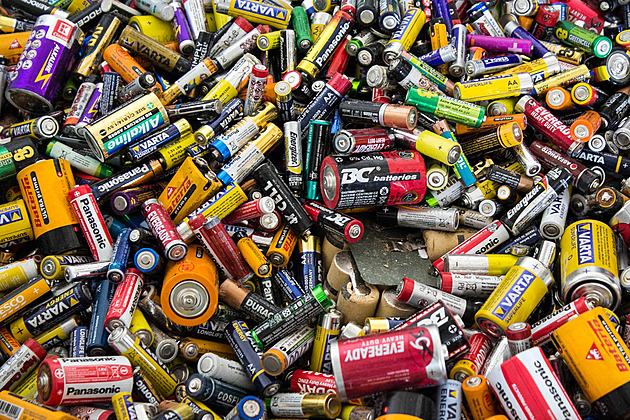 Tužkové baterie se třídí, ty větší z elektrokol a fotovoltaiky jsou problém