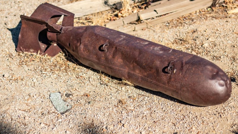 Rozsáhlá evakuace v Bratislavě: Kvůli nevybuchlé letecké pumě uzavírají úřady silnice