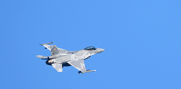 Polský vzdušný prostor narušily ruské drony, Varšava nařídila jejich sestřelení