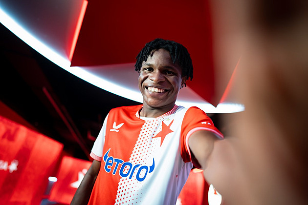 Fotbalové přestupy ONLINE: Erikson posílil Wolfsburg, Slavia získala Isifeho z Dukly