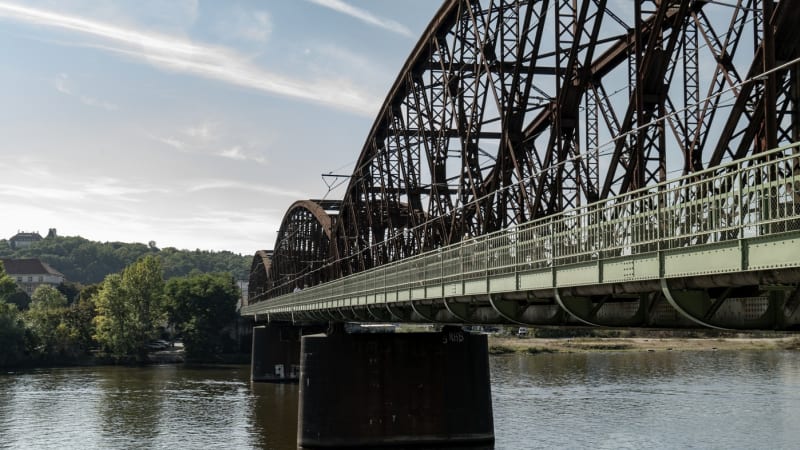 Stát nechá most na pražské Výtoni opravit, nová konstrukce není v plánu
