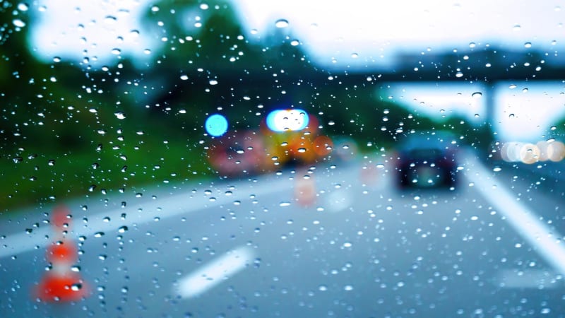 Tragická nehoda na Hodonínsku: Jeden řidič nepřežil, pro druhého letěl vrtulník