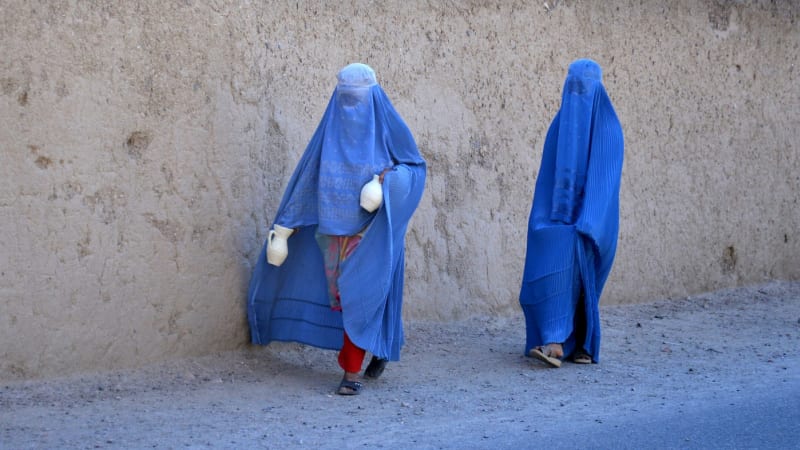 Tálibán na univerzitách zakázal knihy psané ženami. Ruší i výuku o lidských právech