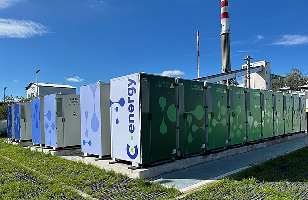 Tlak na výstavbu bateriových center zvyšuje riziko obřích požárů, varují experti