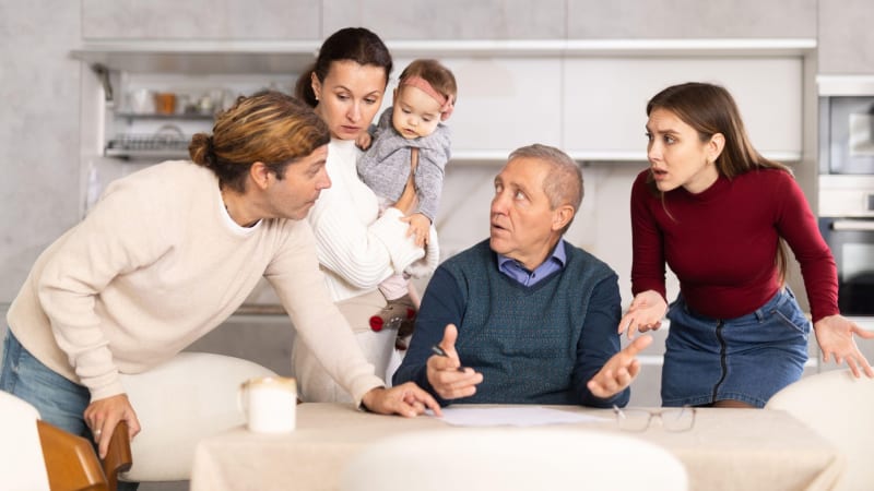 Debaty o politice u rodinného stolu? Ptejte se, ale nesnažte se vyhrát, radí expertka