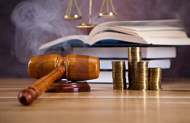 Málem zavraždil těhotnou bezdomovkyni, soud muži o tři roky snížil trest