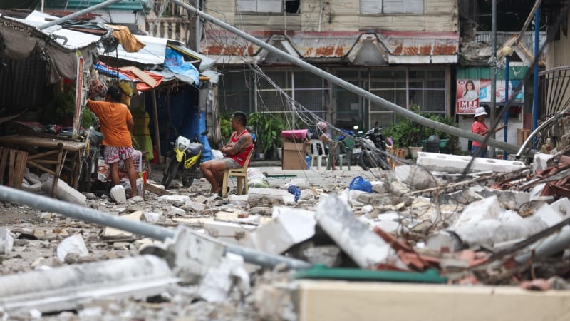 Katastrofa na Filipínách: Zemětřesení o síle 6,9 stupně má už 69 obětí, nebezpečí neutuchá