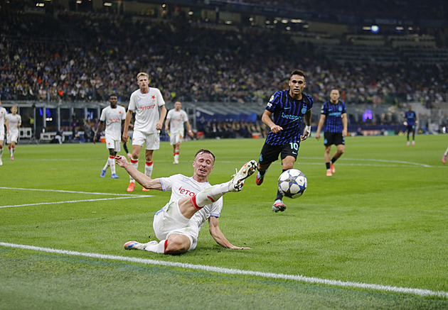 Odjíždíme se vztyčenou hlavou, říká slávista Vlček. Chválil fanoušky Slavie
