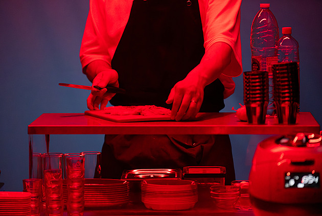 Ti, o které se tolik nezajímáme. Pražské křižovatky mluví o kimči i milování starších