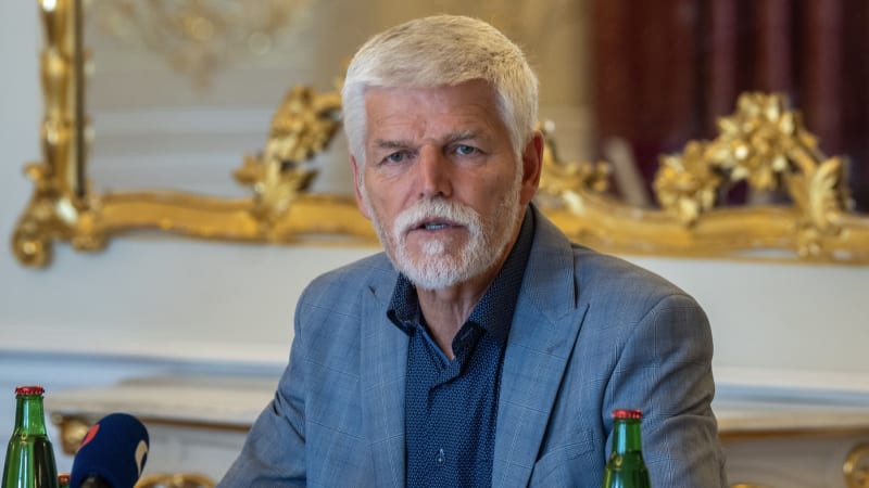 PŘEHLEDNĚ: Co se bude dít hned po volbách? Trumfy drží Pavel, na svolání Sněmovny má 30 dní