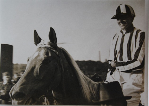 Velkou pardubickou vyhrála jediná žena. Rok před Mnichovem, nacistům navzdory