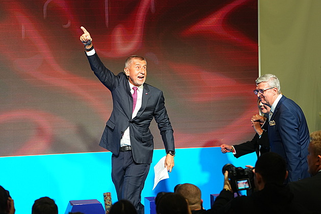 Rozdělené Česko: S povolební situací je nespokojena třetina lidí, ukázal průzkum