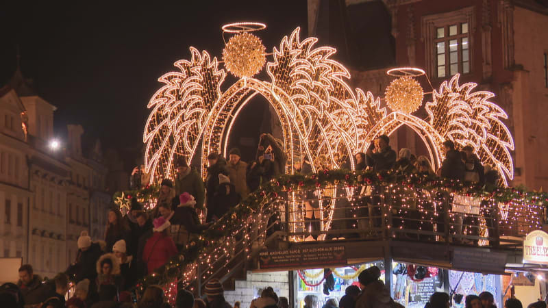 Ráj pro zloděje: Na vánočních trzích řádí zahraniční gangy. Loupeže byl svědkem i natáčecí štáb