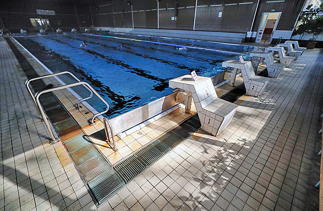 Oprava bazénu v Aši se prodraží a potrvá déle, zkorodované traverzy shnily