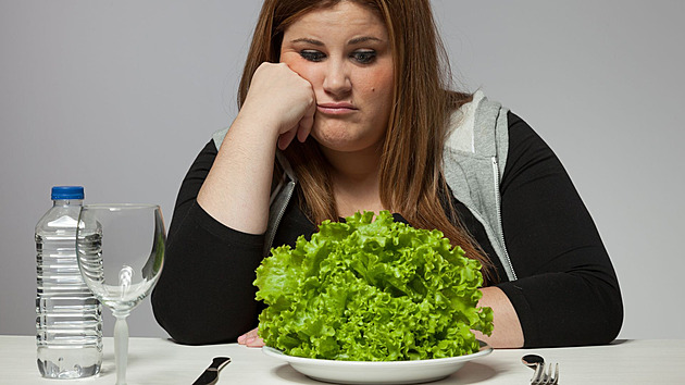 Kolik kilo zhubnu, když nebudu jíst? 3 nebezpečné diety, které mohou ohrozit vaše zdraví