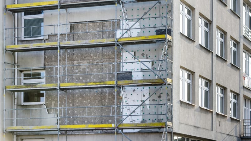 Na kotlíkové dotace a domy po babičkách nejsou peníze. Macinka dal ale žadatelům naději