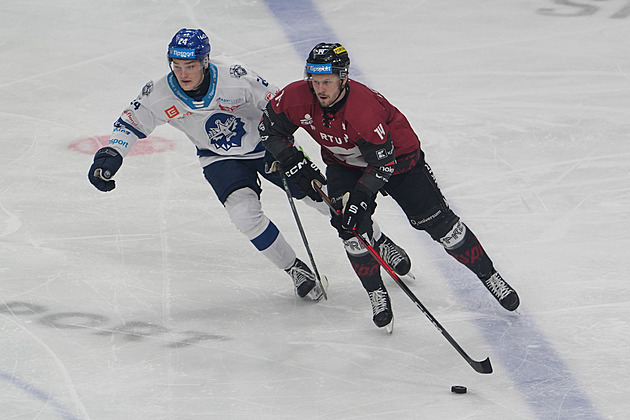 ONLINE: Kometa a Třinec v předkole vedou, Vítkovice srovnávají. Sparta hostí Kladno