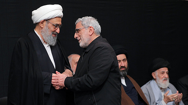 Jiní umírají, on ne. Vedení Íránu postihla paranoia, hledá se agent Mosadu