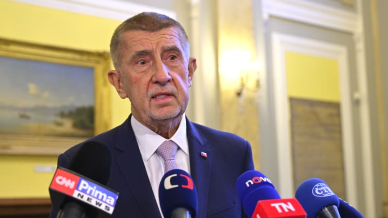 Exkluzivní výzkum: S vládou je spokojena třetina Čechů. Voliči Motoristů váhají