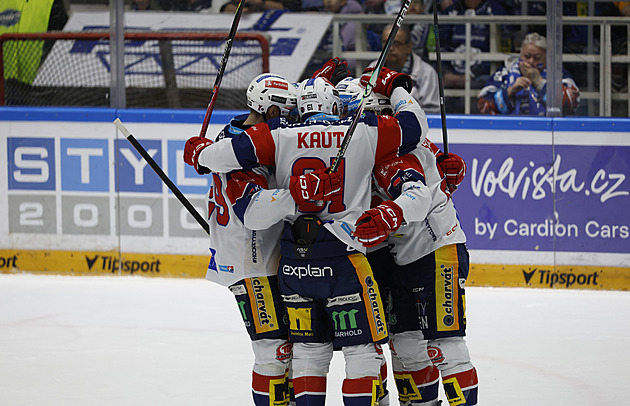 ONLINE: Pardubice zvyšují a přibližují se mečbolu. Plzeň otáčí se Spartou