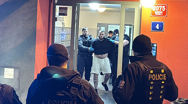 VIDEA TÝDNE: Opilý raper, nahá seznamka a hajlování v podchodu