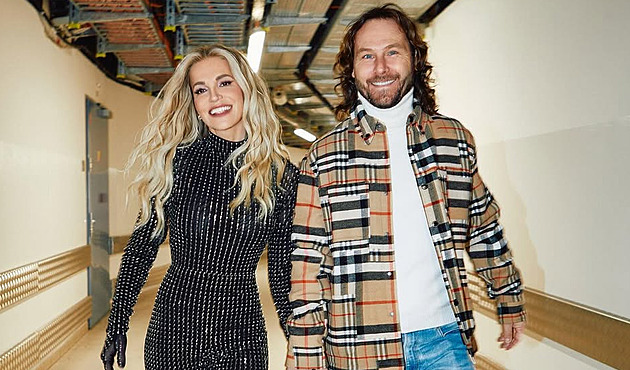 Dara Rolins ukázala snový výhled u jezera v Itálii i foto s Nedvědem z postele