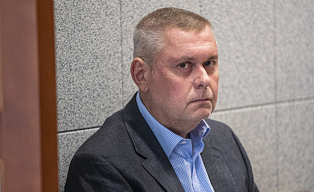 Žalobkyně posílá k soudu expolitika ODS a dalších sedm lidí za kšefty s byty