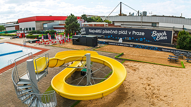 Slavia ve středu otevře areál Beach Eden s největší písečnou pláží v Praze