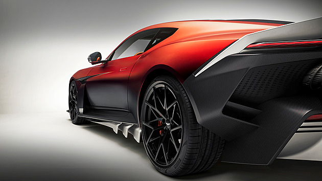Překvapení týdne: Aston Martin má nejvýkonnější supersport s motorem vpředu