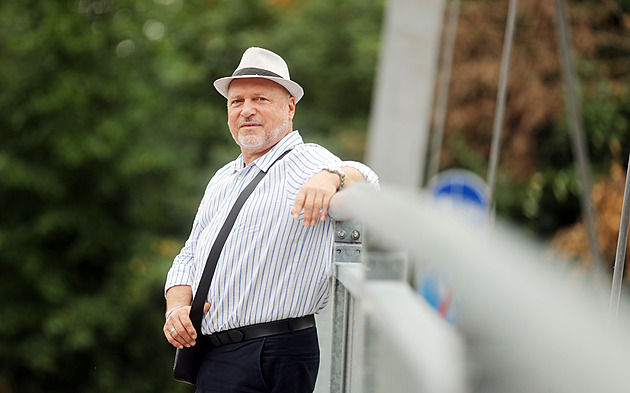 Staré písně nosíme s sebou jako pingl na zádech, říká potomek Čechů z Banátu